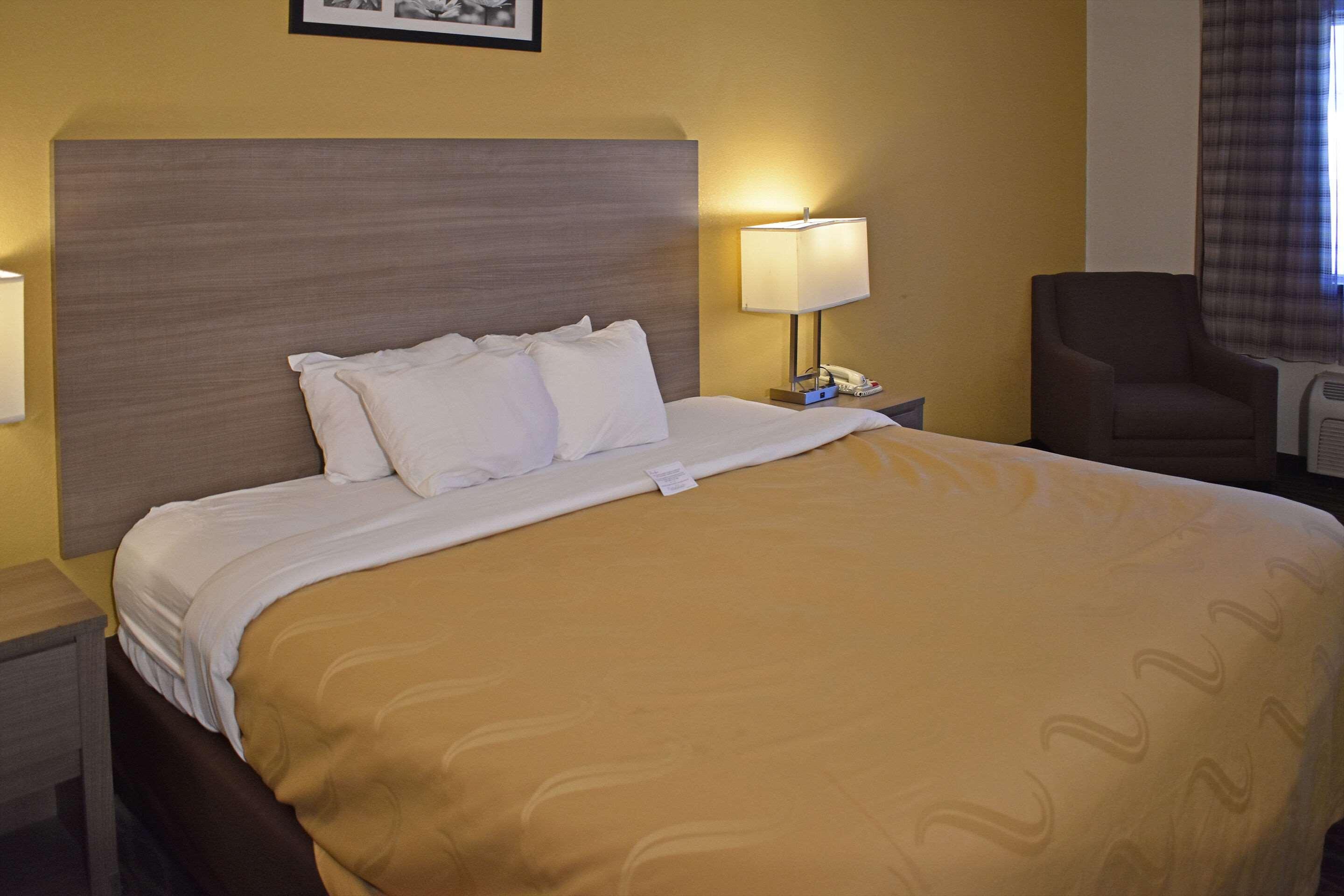 Quality Inn & Suites Kearneysville - Martinsburg Zewnętrze zdjęcie