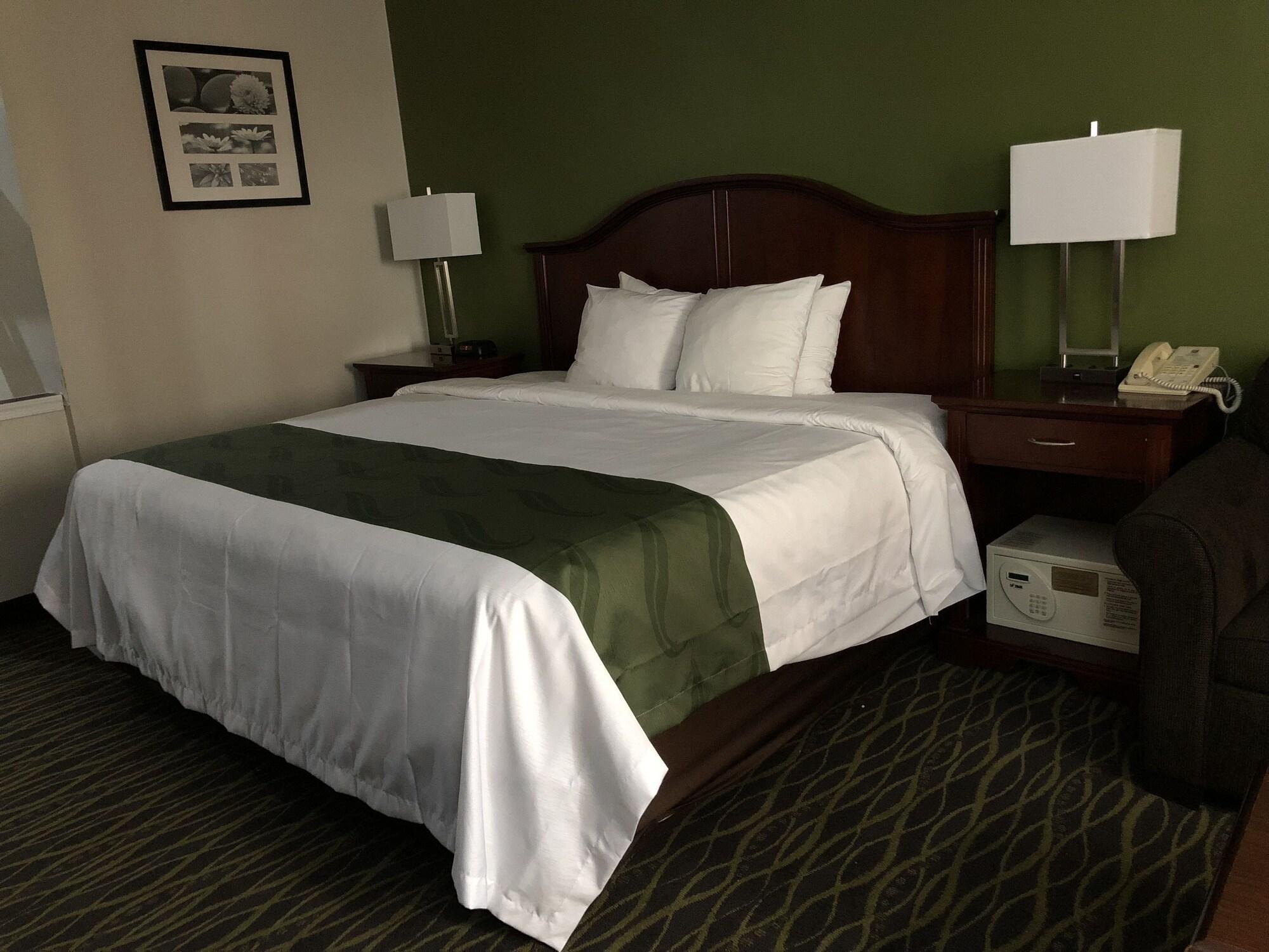 Quality Inn & Suites Kearneysville - Martinsburg Zewnętrze zdjęcie