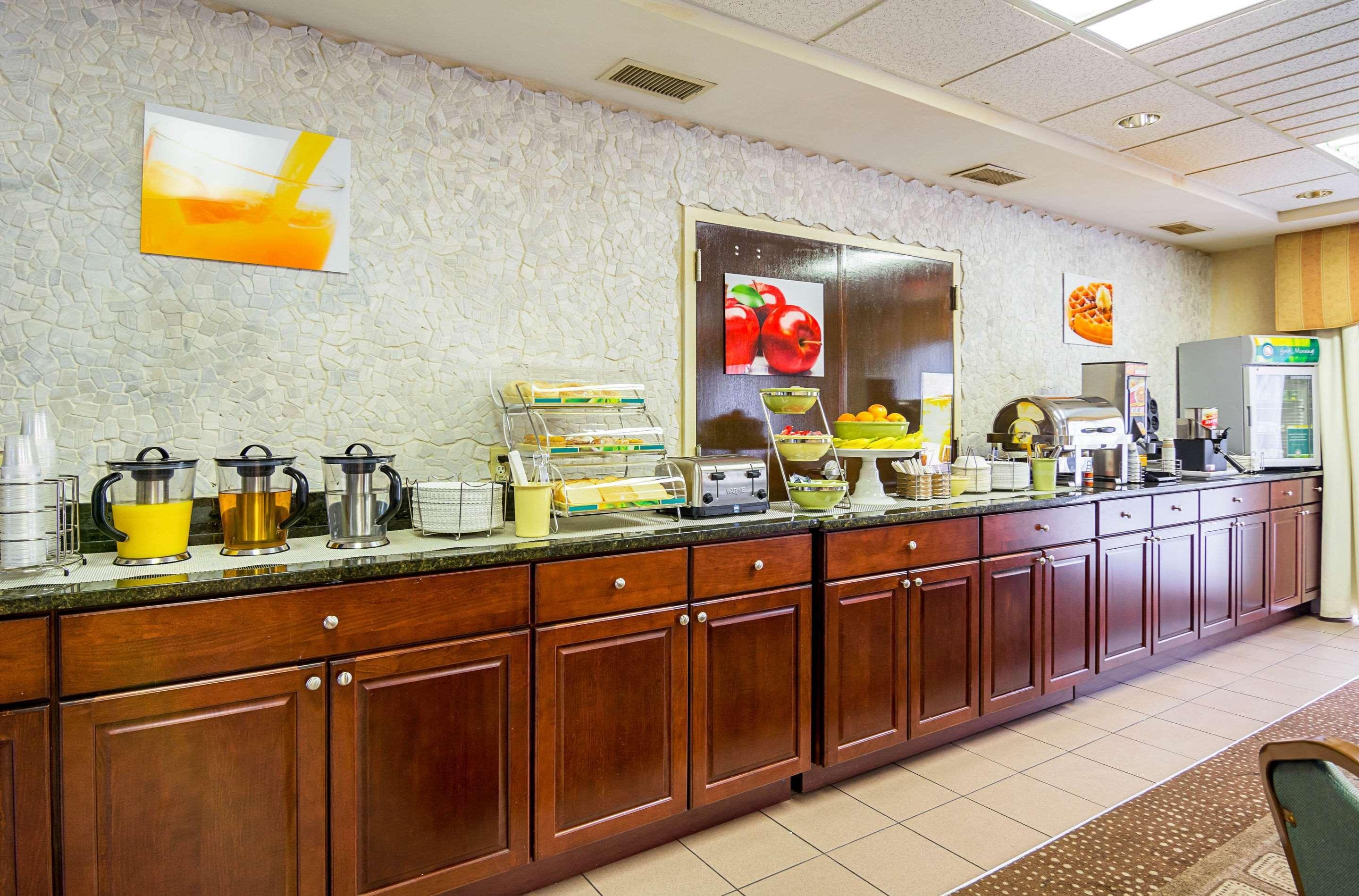 Quality Inn & Suites Kearneysville - Martinsburg Zewnętrze zdjęcie