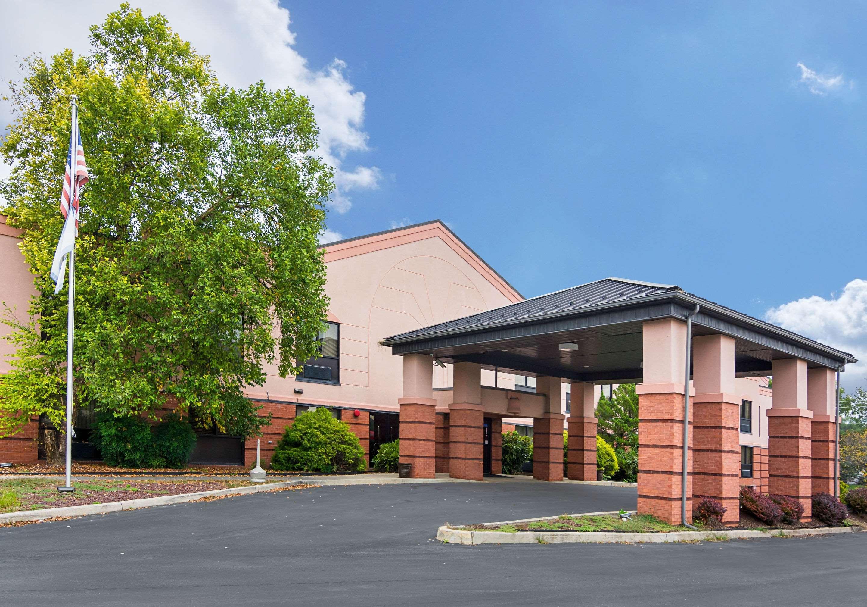 Quality Inn & Suites Kearneysville - Martinsburg Zewnętrze zdjęcie